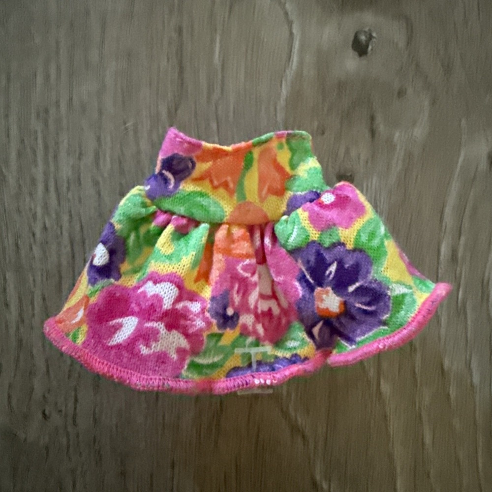 Vintage‎ 1991 Barbie Stacie 1st Edition Flowered Skirt  Too cute